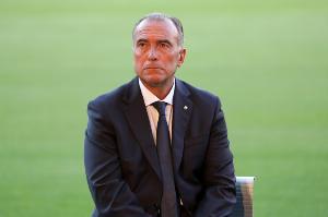 记者：利雅得胜利想邀巴萨副主席尤斯特担任CEO，谈判正在进行中