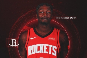 4年5300万！官方：芬尼-史密斯正式加盟火箭 将穿2号球衣