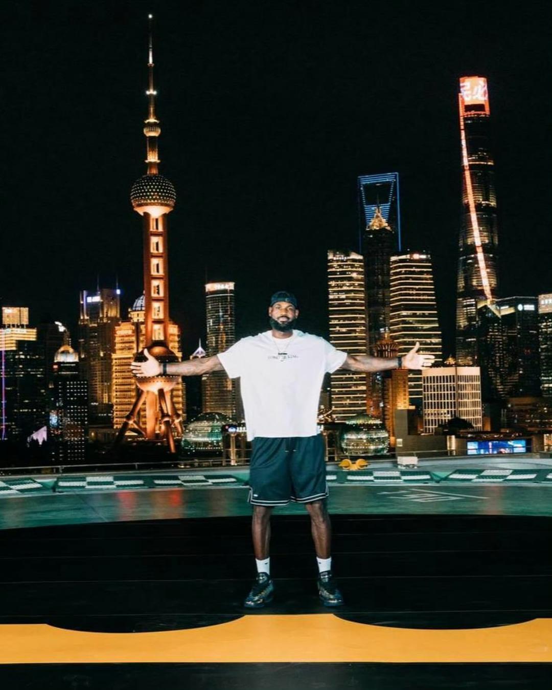 kaiyun-詹姆斯抵沪开启第15次中国行,NBA球星来华数量更多更接地气